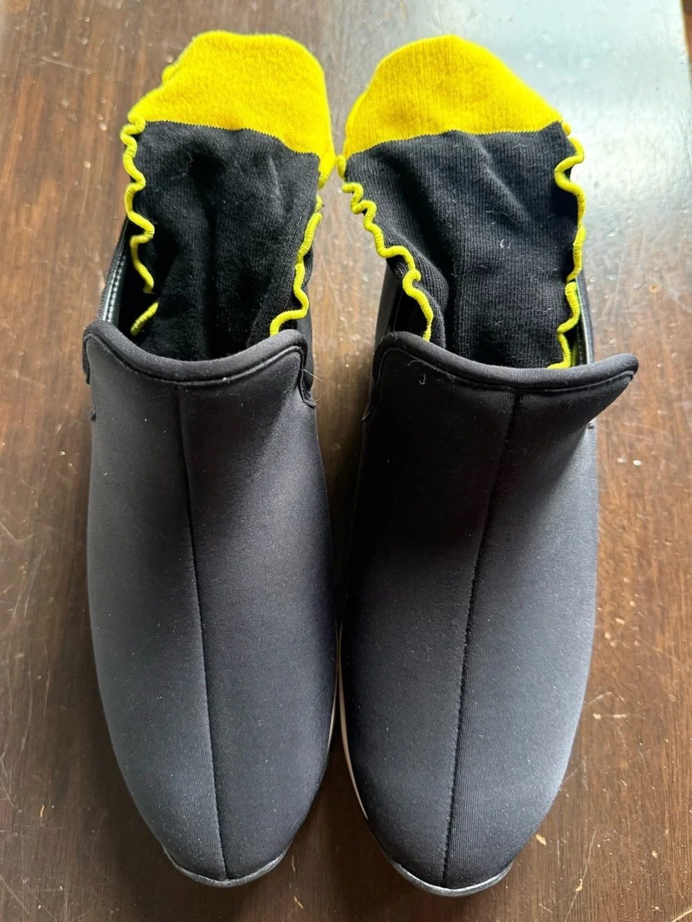 iRi WIGGLE BLACKBERRY KNEE SOCKS